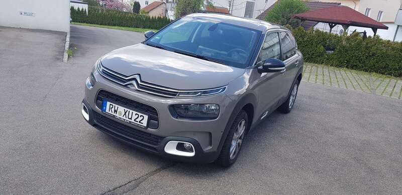 Braun Gebraucht 2018 Citroën C4 Cactus PureTech Kleinwagen | 14.500 € - Bild 1/4