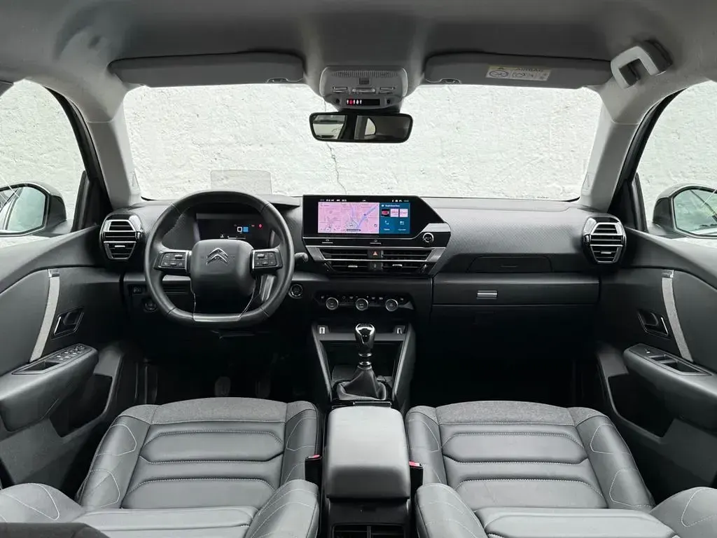 Używany Citroën C4 Shine 131 KM (96 kW) 2023 Niebieski SUV