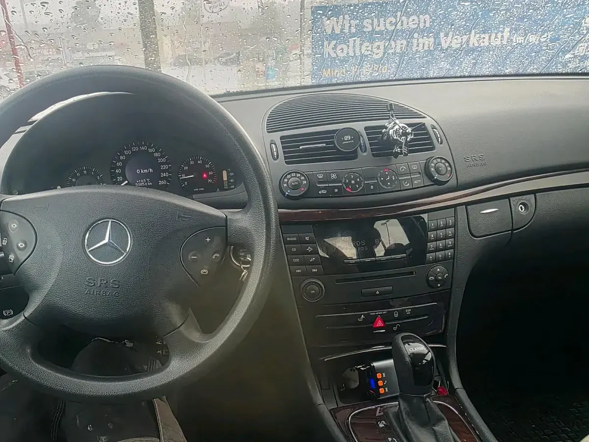Gebraucht Mercedes E200 Classic 163 PS (119 kW) 2004 Silber Limousine