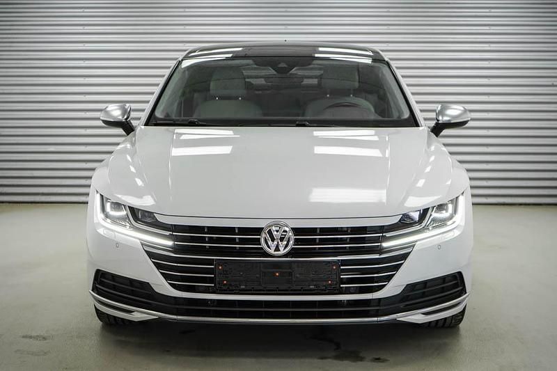 Gebraucht VW Arteon Elegance 190 PS (139 kW) 2019 Oryx white metallic () Kleinwagen