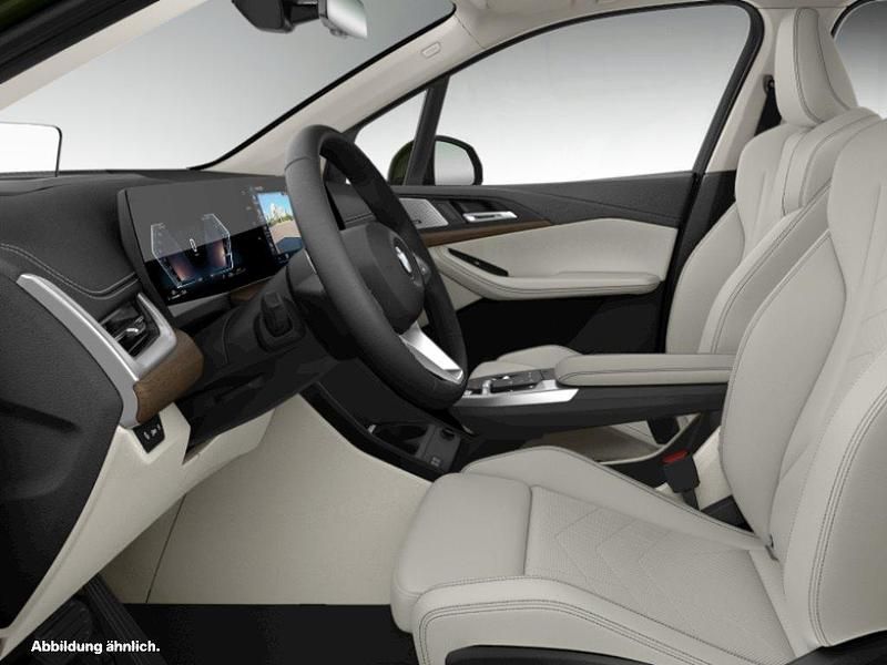 Gebraucht BMW 223 Active Tourer 197 PS (144 kW) 2025 Grün Van / Kleinbus