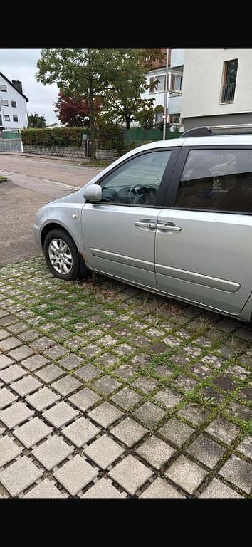 Gebraucht Kia Carnival EX 185 PS (136 kW) 2006 Silber Van / Kleinbus