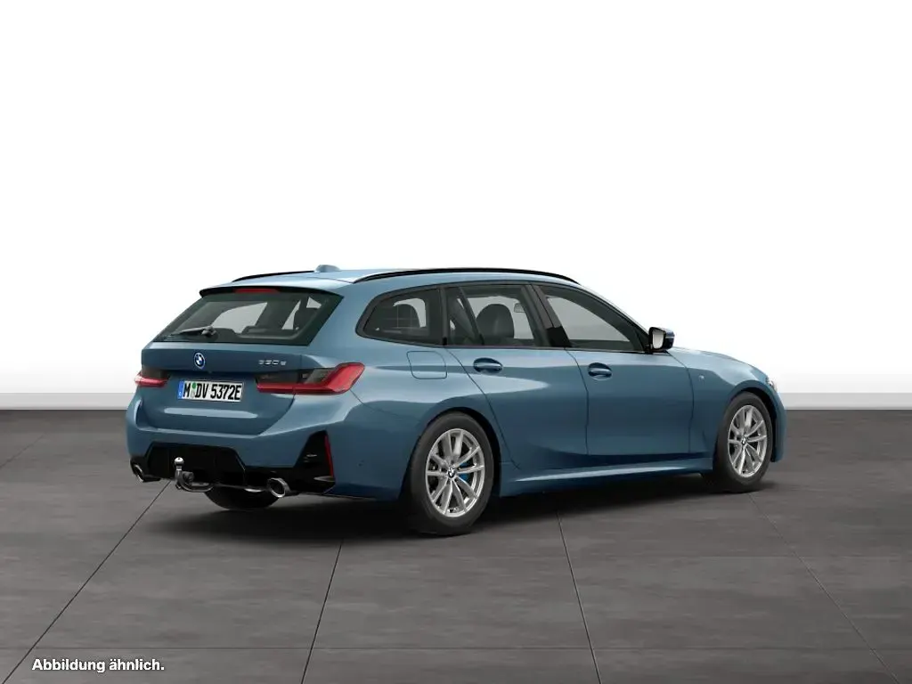 Gebraucht BMW 330e Sport Line 292 PS (214 kW) 2025 Blau Kombi