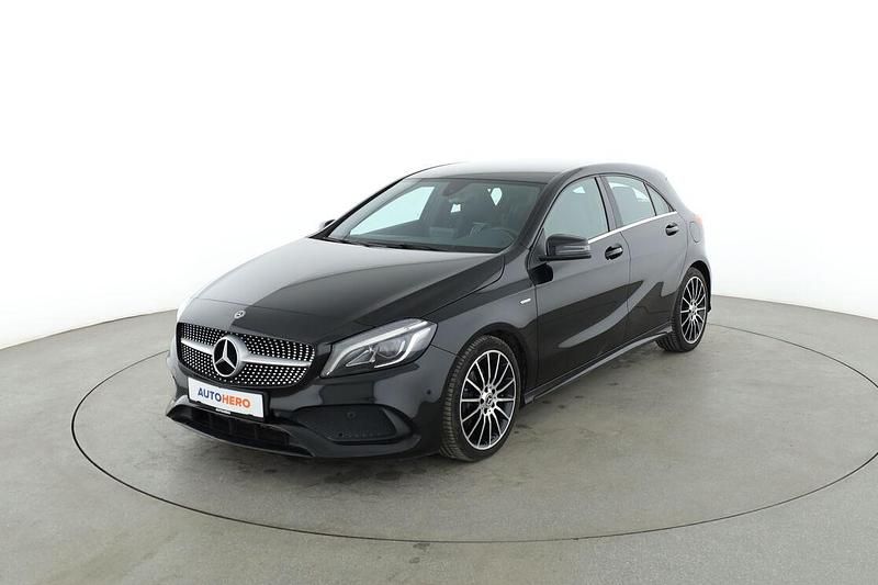 Schwarz Gebraucht 2018 Mercedes A200 AMG Limousine | 17.380 € (Fairer Preis) - Bild 1/3