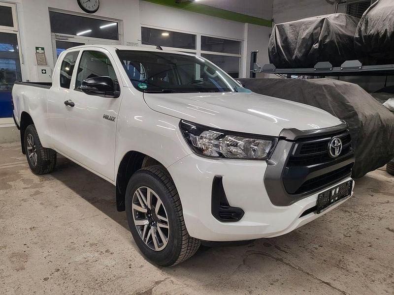 Weiß Gebraucht 2021 Toyota HiLux Abholung | 21.500 € (Fairer Preis) - Bild 1/4