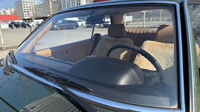 Gebraucht Mercedes 230 136 PS (100 kW) 1984 Grün Coupé