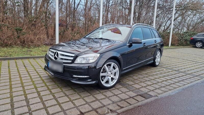 Schwarz Gebraucht 2010 Mercedes C350 AMG Kombi | 9.950 € (Fairer Preis) - Bild 1/4