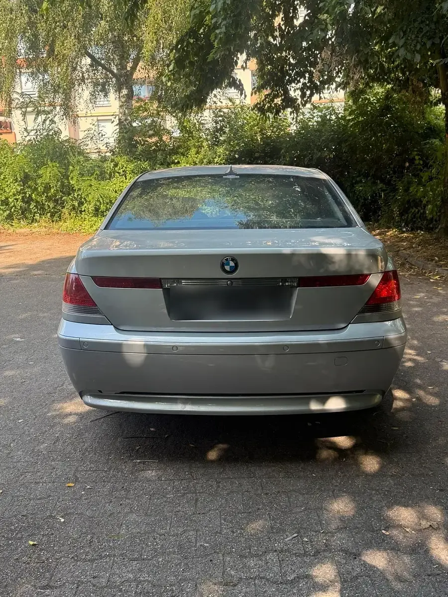 Gebraucht BMW 735 272 PS (200 kW) 2004 Silber Limousine
