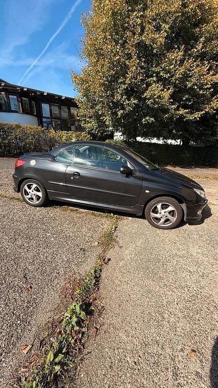 Schwarz Gebraucht 2005 Peugeot 206 CC Cabrio | 1.150 € - Bild 1/4