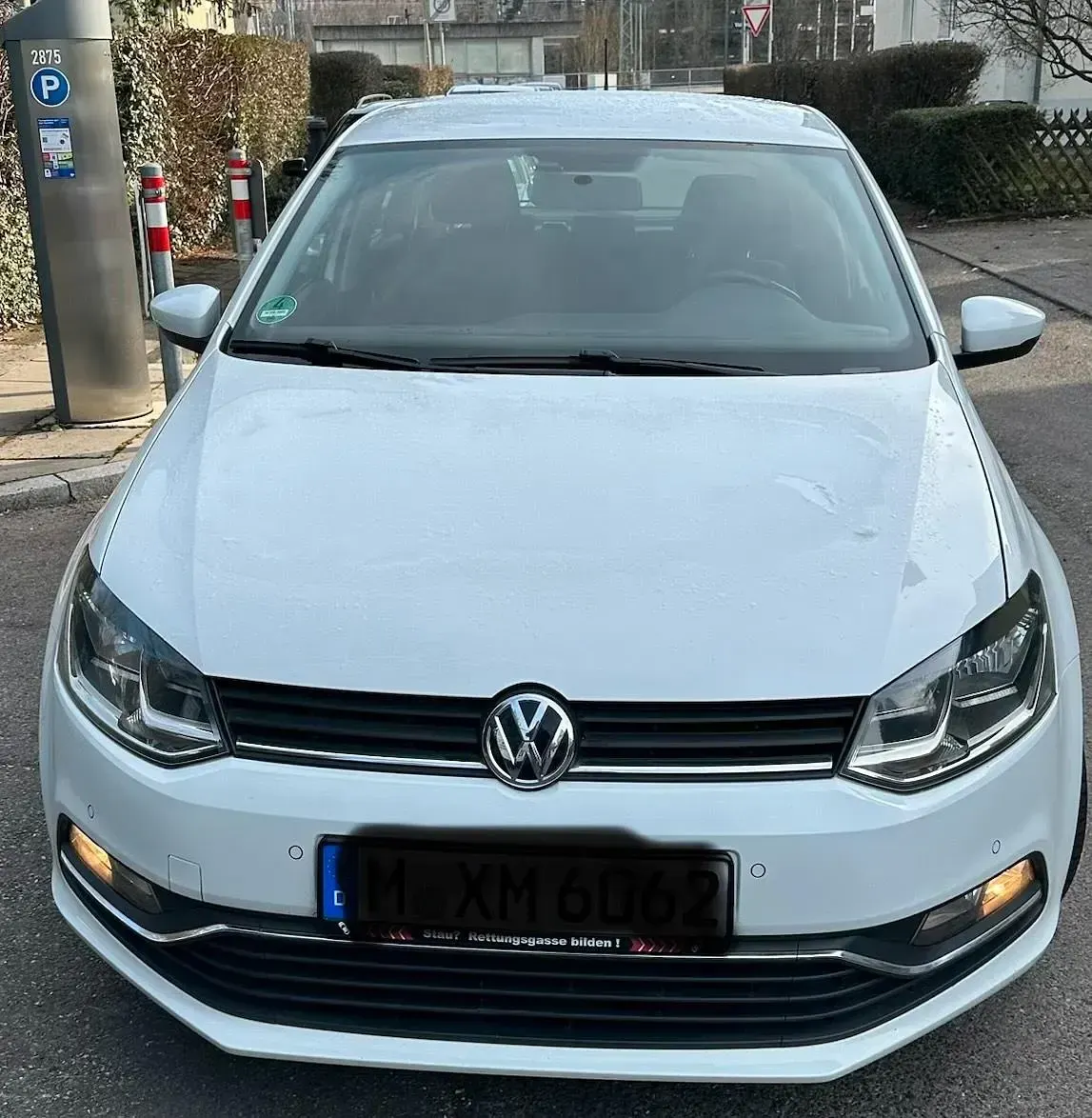 Używany VW Polo 90 KM (66 kW) 2015 Biały Sedan/Limuzyna