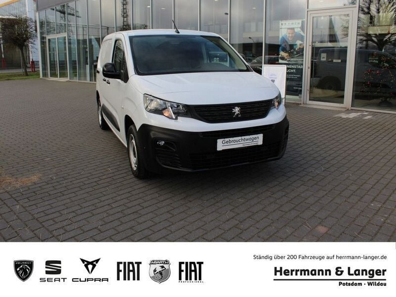 Weiss Gebraucht 2022 Peugeot Partner Premium Van / Kleinbus | 15.994 € (Fairer Preis) - Bild 1/4