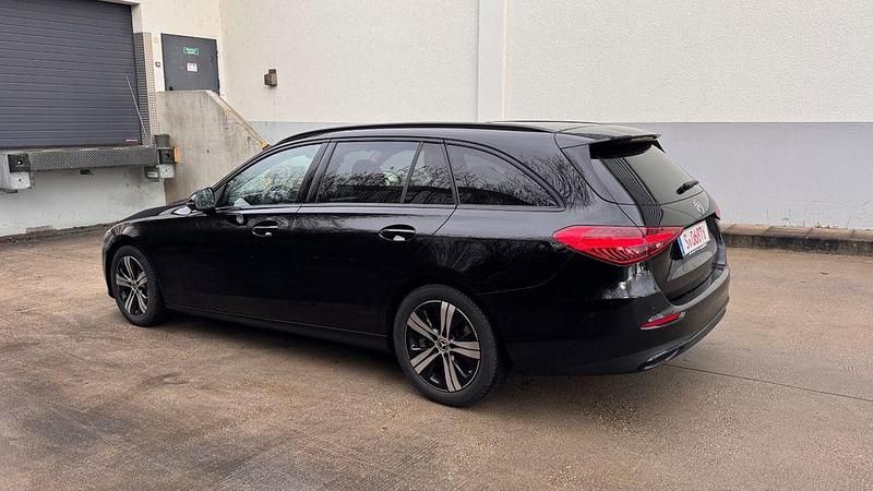 Gebraucht Mercedes C220 197 PS (144 kW) 2023 Schwarz Kombi