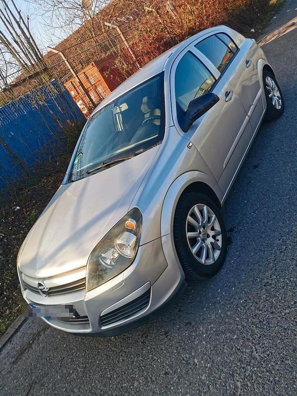 Gebraucht Opel Astra 100 PS (73 kW) 2005 Silber Kleinwagen