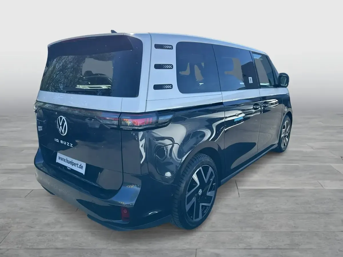 Gebraucht VW ID. Buzz Pro 264 kW (360 PS) 2023 Candyweiß/starlight blue metall Van / Kleinbus