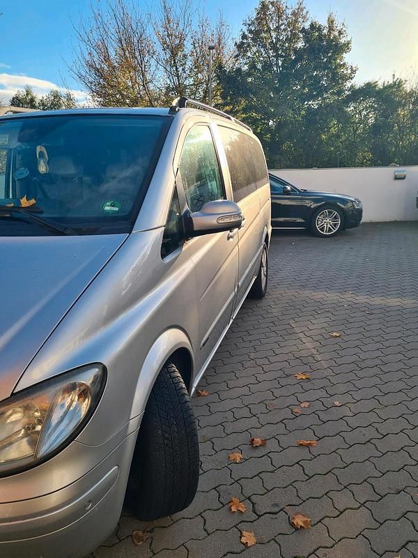 Silber Gebraucht 2007 Mercedes Viano Van / Kleinbus | 7.000 € (Superpreis) - Bild 1/4
