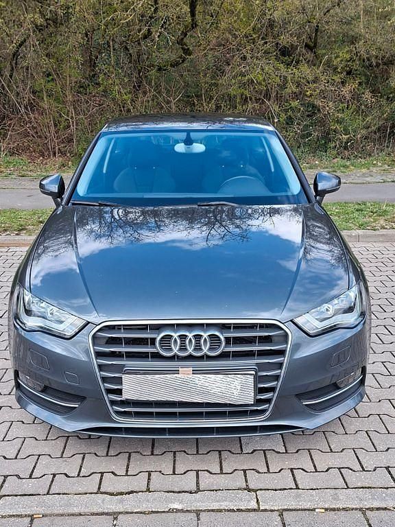 Gebraucht Audi A3 Attraction 179 PS (131 kW) 2013 Grau Limousine