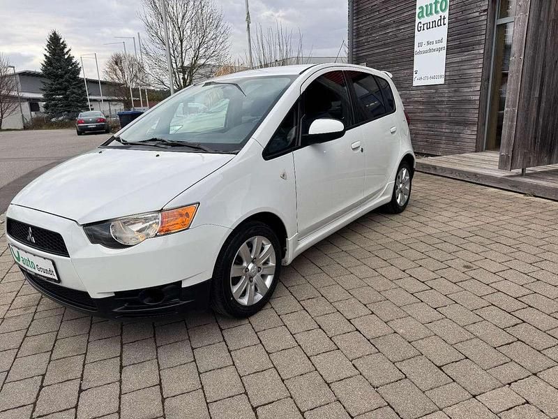 Gebraucht Mitsubishi Colt Motion 95 PS (69 kW) 2013 New white Kleinwagen