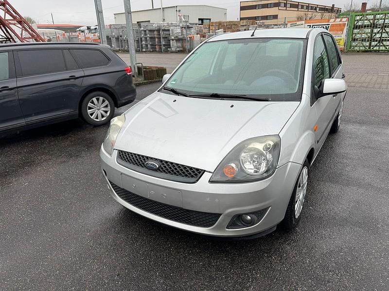 Gebraucht Ford Fiesta 70 PS (51 kW) 2005 Silber Kleinwagen