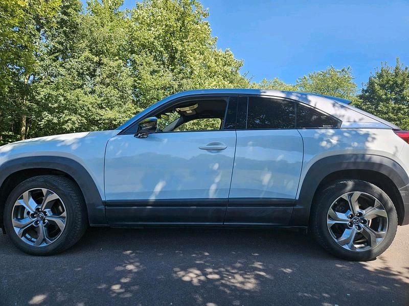 Silber Gebraucht 2021 Mazda MX30 Edition SUV | 11.500 € (Superpreis) - Bild 1/4