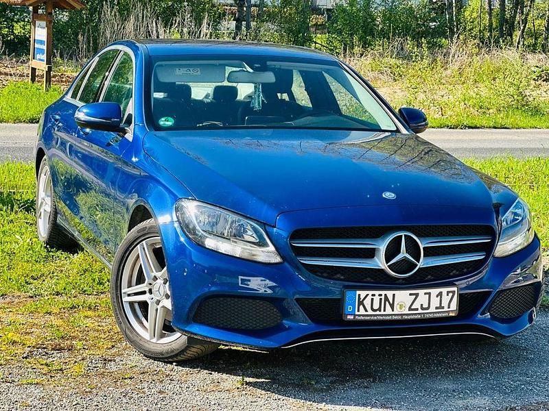 Second-hand Mercedes C180 Exclusive 156 CP (114 kW) 2016 Albastru Berlinǎ