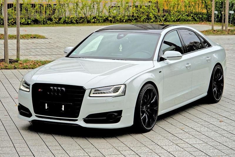 Weiß Gebraucht 2017 Audi S8 plus Comfort Limousine | 49.490 € (Fairer Preis) - Bild 1/4