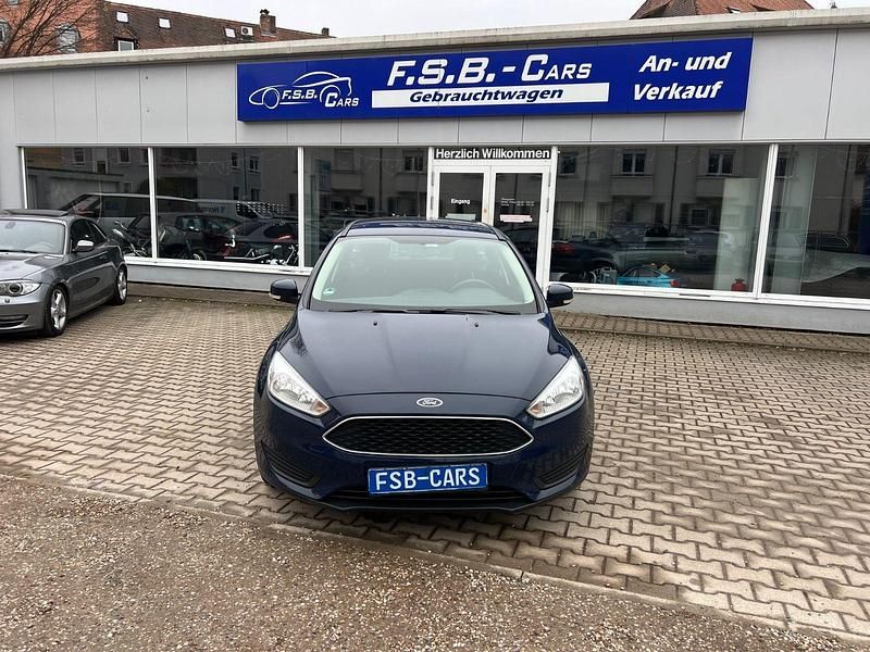 Gebraucht Ford Focus Ambiente 101 PS (74 kW) 2014 Blau Kombi