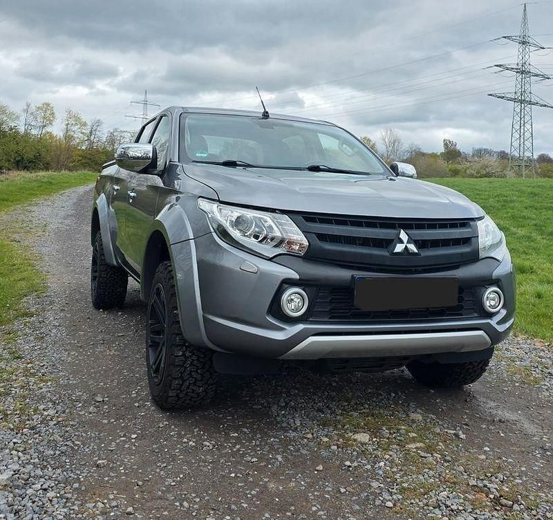 Gebraucht Mitsubishi L200 Edition 181 PS (133 kW) 2017 Grau Pickup