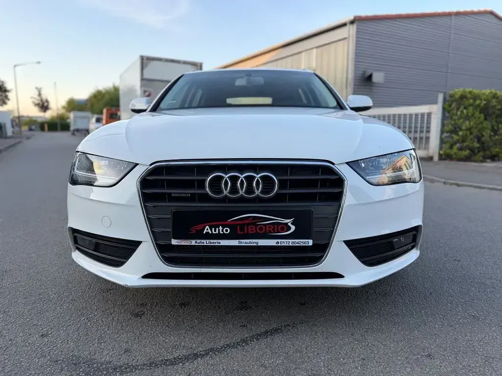 Gebraucht Audi A4 Attraction 150 PS (110 kW) 2014 Weiß Kombi