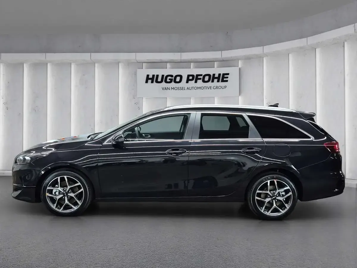 Neu Kia Ceed 101 PS (74 kW) 2025 Schwarz Kleinwagen