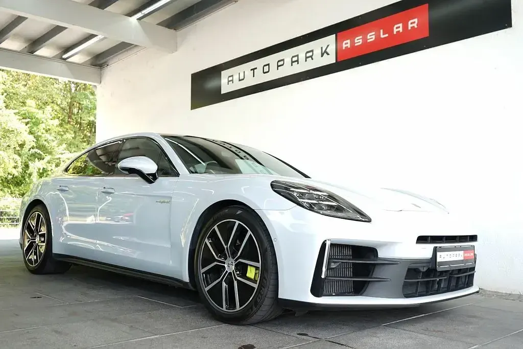 Gebraucht Porsche Panamera 4 E-Hybrid 470 PS (345 kW) 2025 Grau Kleinwagen