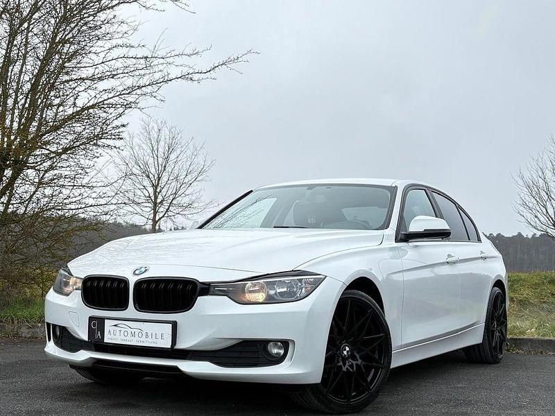 Weiß Gebraucht 2013 BMW 316 Limousine | 7.490 € (Guter Preis) - Bild 1/4
