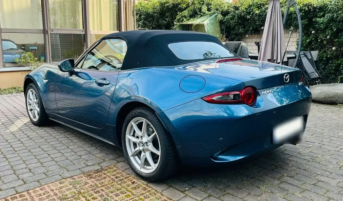 Gebraucht Mazda MX5 Exclusive-Line 132 PS (97 kW) 2019 Blau Cabrio