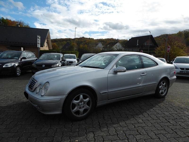 Silber Gebraucht 2001 Mercedes CLK200 Elegance Coupé | 2.000 € (Superpreis) - Bild 1/4