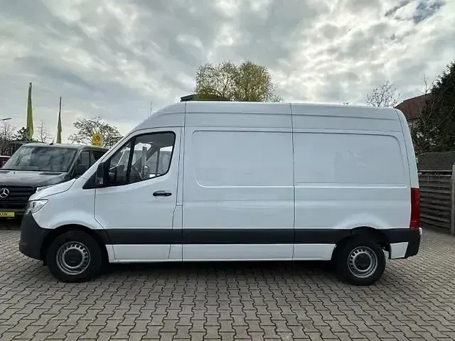 Używany Mercedes Sprinter 163 KM (119 kW) 2021 Biały Van