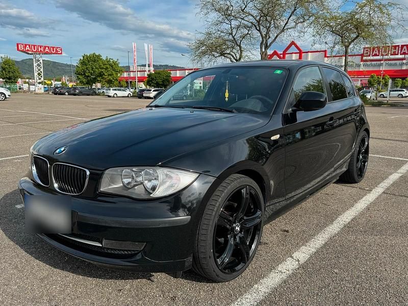 Second-hand BMW 116 122 CP (89 kW) 2010 Negru Hatchback