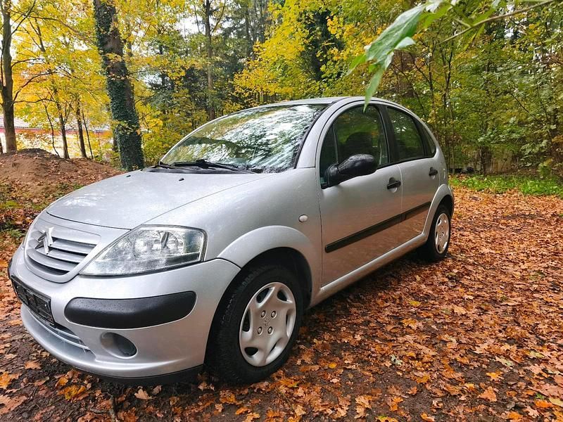 Grau Gebraucht 2002 Citroën C3 Kleinwagen | 1.250 € (Fairer Preis) - Bild 1/4