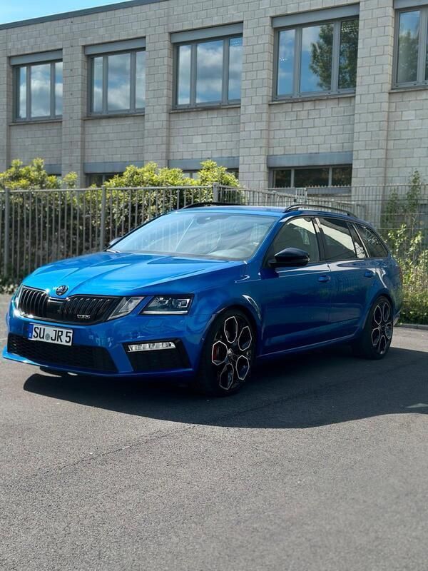 Blau Gebraucht 2020 Skoda Octavia RS Kombi | 23.900 € (Guter Preis) - Bild 1/4