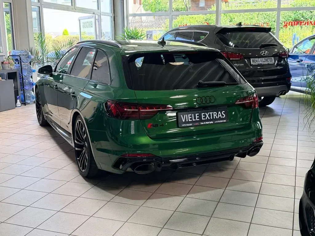 Gebraucht Audi RS4 Design 450 PS (330 kW) 2021 Sonomagrün metallic Kombi