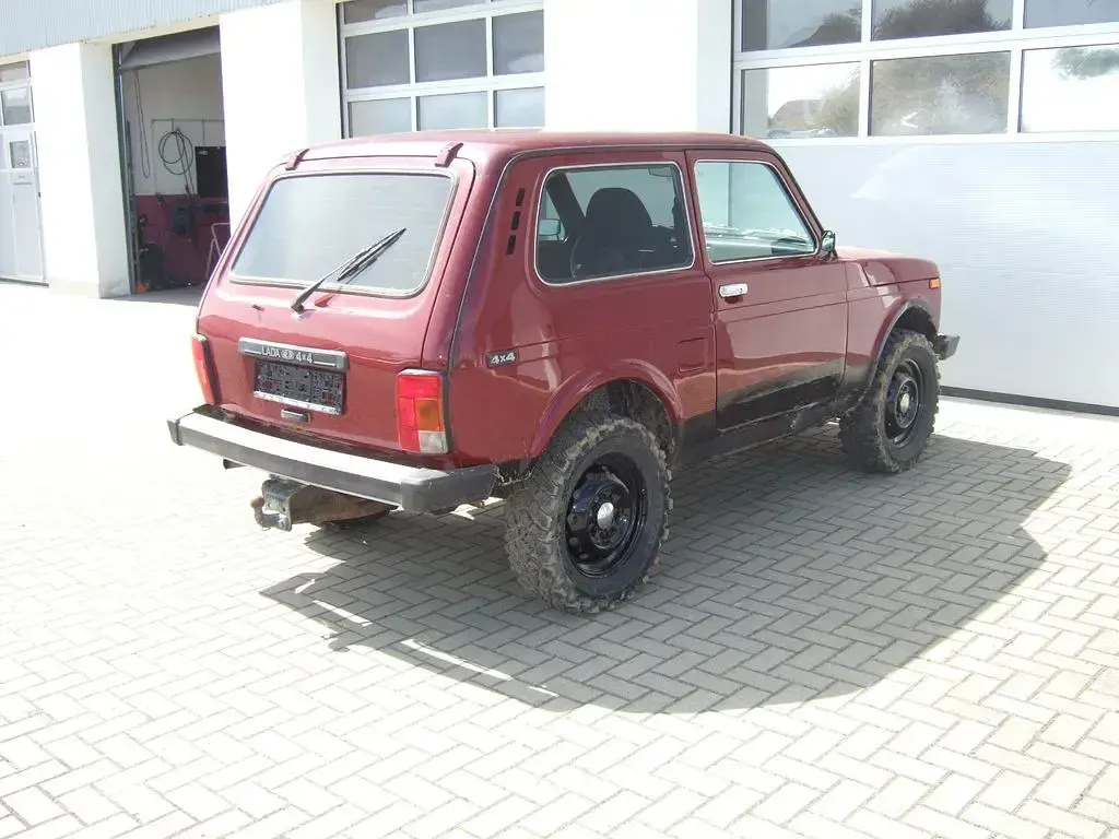 Second-hand Lada niva 82 CP (60 kW) 2009 SUV
