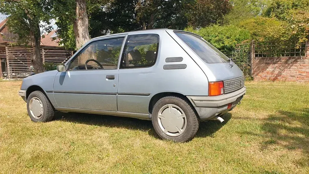 Gebraucht Peugeot 205 60 PS (44 kW) 1990 Blau Limousine