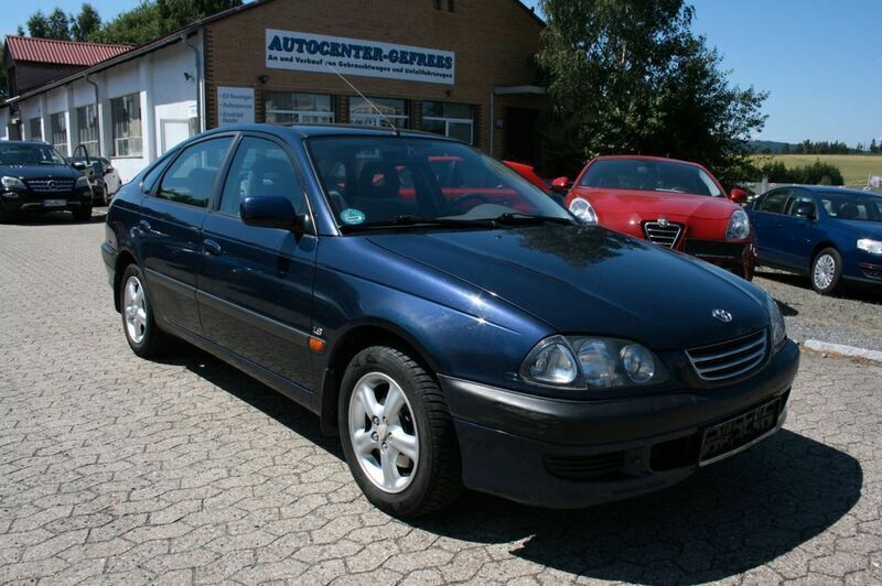Blau Gebraucht 2000 Toyota Avensis Limousine | 2.999 € (Fairer Preis) - Bild 1/4