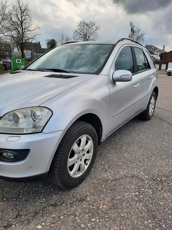 Gebraucht Mercedes ML320 245 PS (180 kW) 2005 Silber SUV