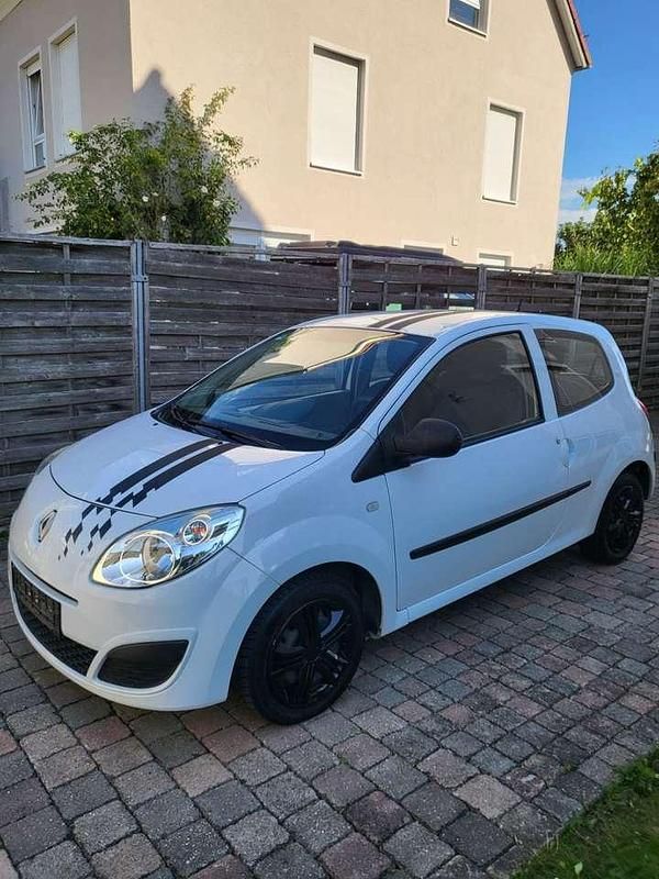 Weiß Gebraucht 2009 Renault Twingo Authentique Kleinwagen | 1.750 € (Fairer Preis) - Bild 1/4