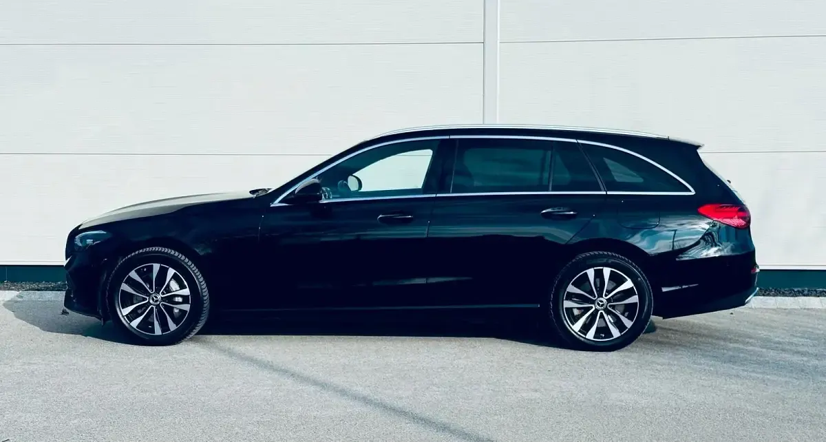 Gebraucht Mercedes C300e Avantgarde 313 PS (230 kW) 2022 Schwarz Kombi