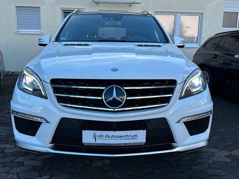 Gebraucht Mercedes ML63 AMG AMG 525 PS (386 kW) 2013 Polarweiss SUV