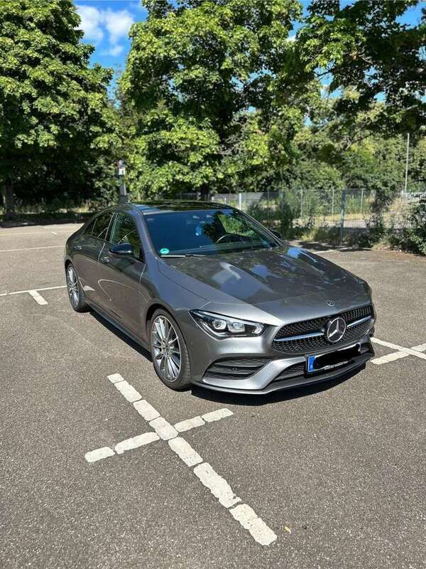 Grau Gebraucht 2020 Mercedes CLA200 Limousine | 32.000 € (Etwas zu teuer) - Bild 1/4
