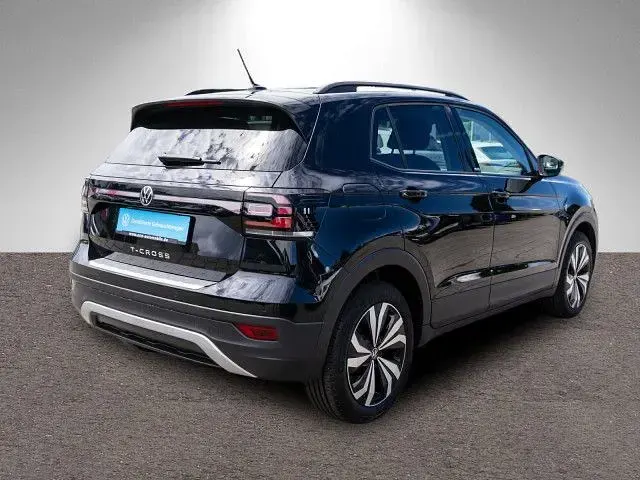 Gebraucht VW T-Cross Move 110 PS (80 kW) 2023 Deep black perleffekt SUV