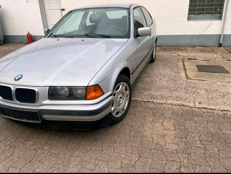 Grau Gebraucht 1998 BMW 316 | 1.400 € - Bild 1/4