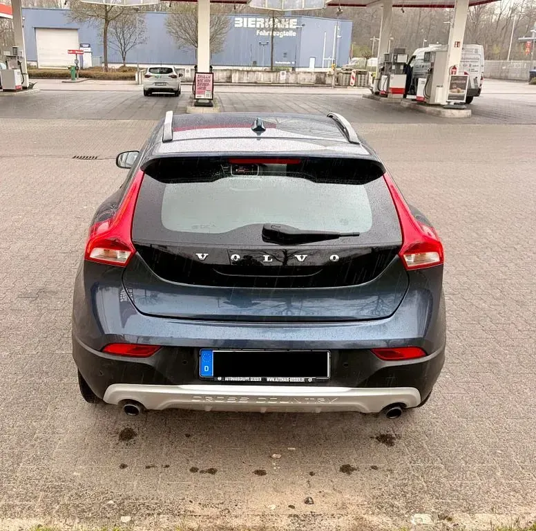 Gebraucht Volvo V40 CC 190 PS (139 kW) 2017 Blau Kombi