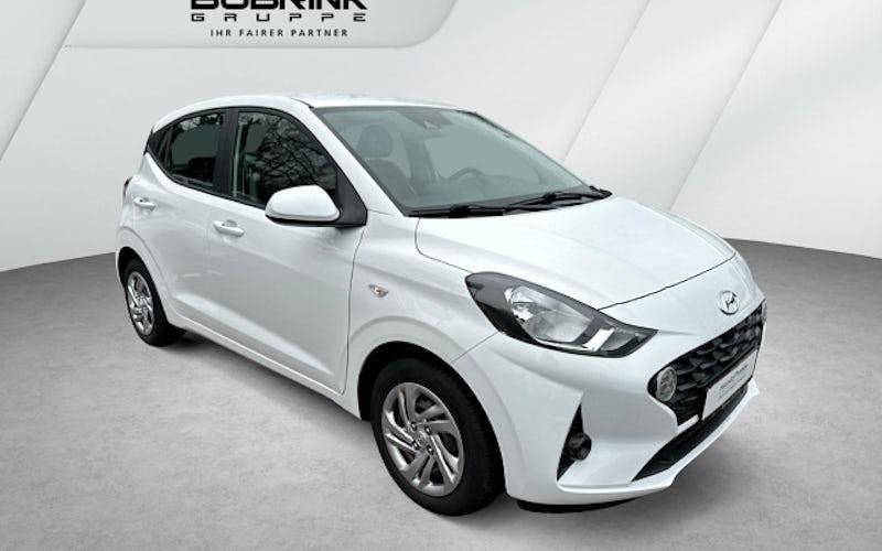 Gebraucht Hyundai i10 Select 67 PS (49 kW) 2021 Weiß Kleinwagen